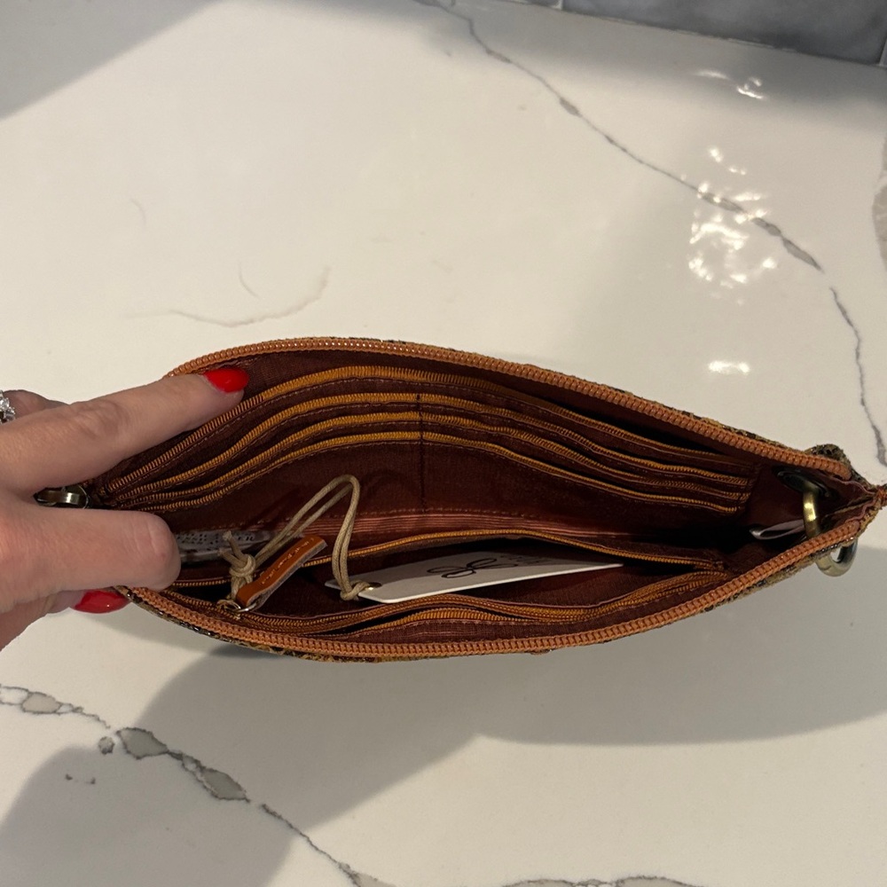HOBO Textured Brown Wristlet Clutch -NEW! - Picture 5 of 5